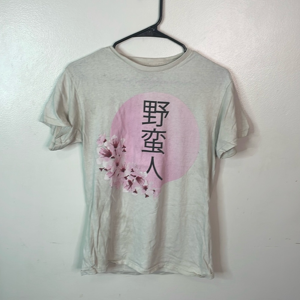 Shirt with pink graphic
